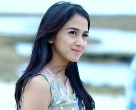 nina zatulini berhijab