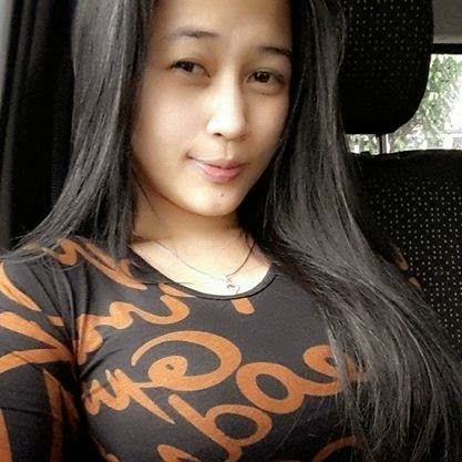 pamela safitri baju putih