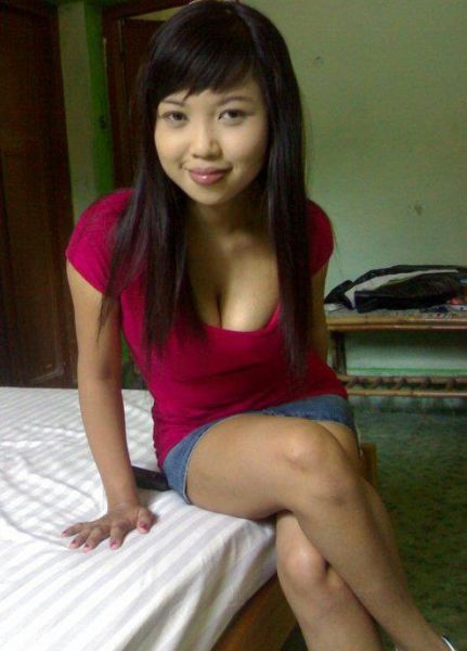 pembantu bugil gadis
