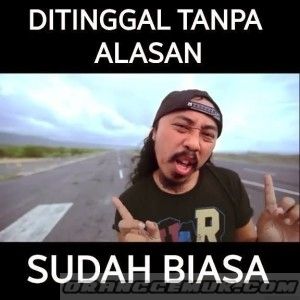 orang gemuk naik motor
