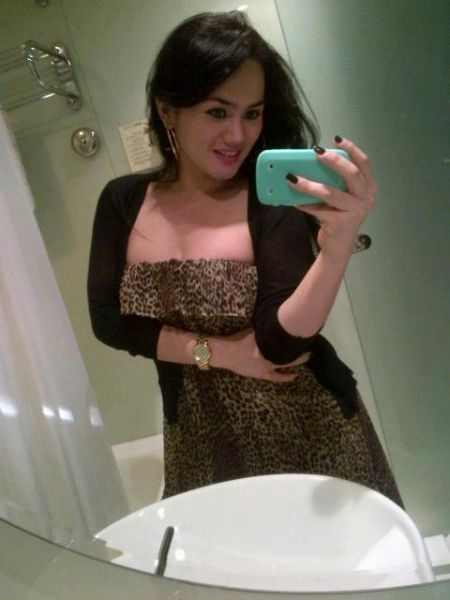 mature in indonisian jilbab