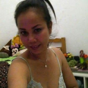 tubuh wanita tanpa busana