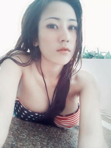 bugil ngangkang