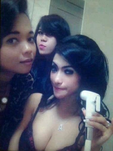 puting payudara cewek jilbab