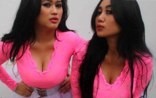 srigala payudarah duo dipegang cowok