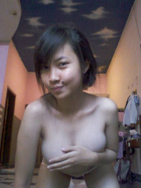 wanita mandi