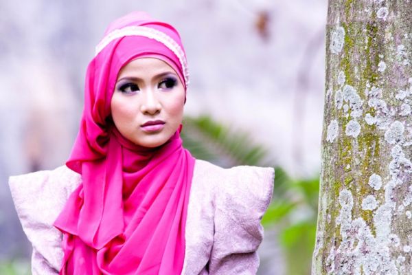 wanita berhijab fatin