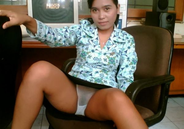 memek bugil lagi ngangkang