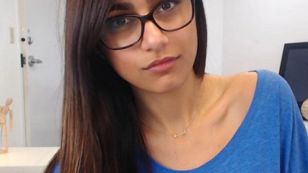 mia khalifa riding