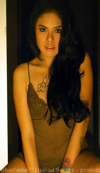 nikita mirzani tanpa busana