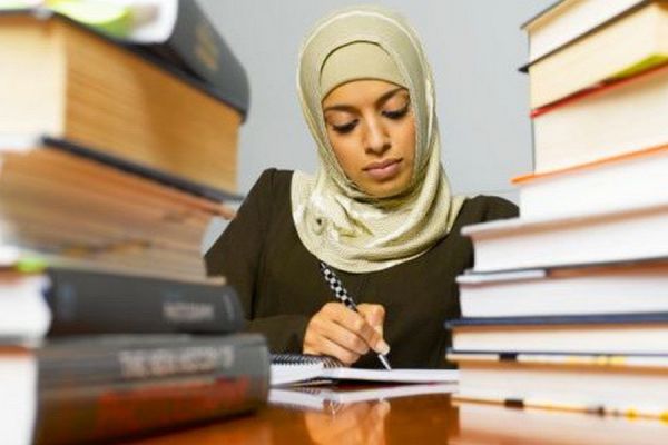 suami istri membaca al quran