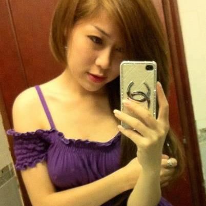 artis tetek montok