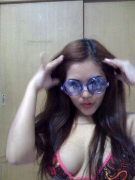 ngemut pentil susu