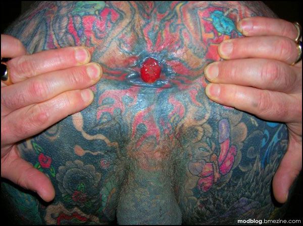 female butthole tattoos