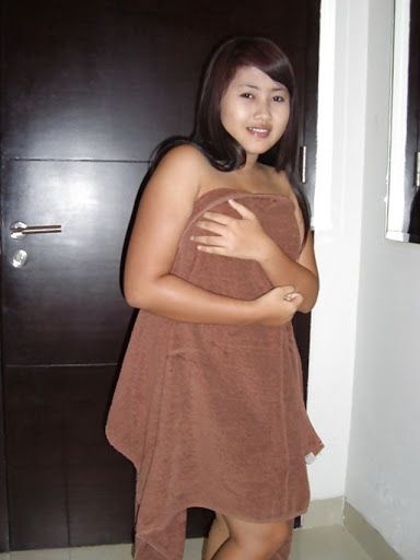 mencium payudara