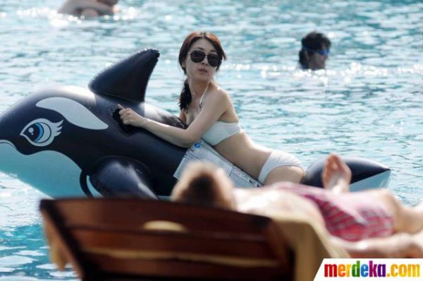 gadis pantai bali