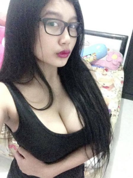 pamela safitri tetek