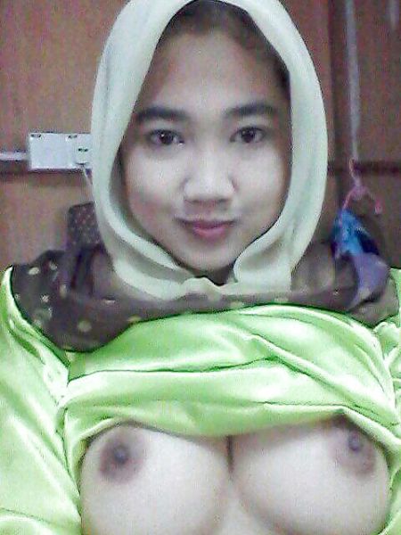 wanita bugil
