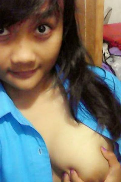 ngintip cewek mandi telanjang