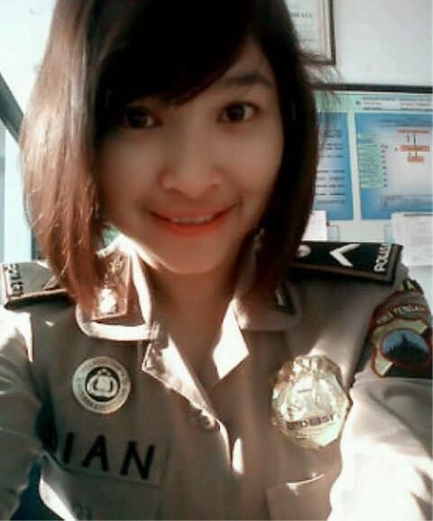 polwan cantik bugil