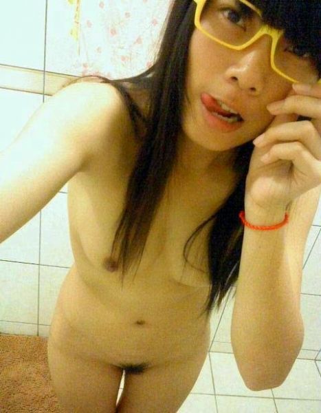 cewek mandi