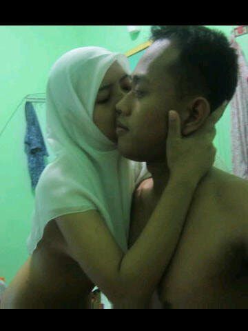wanita f