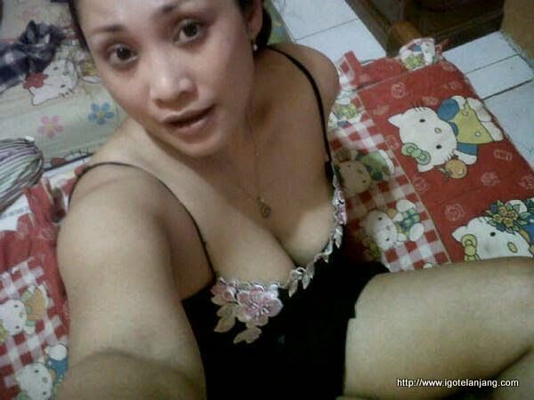 pembantuku montok