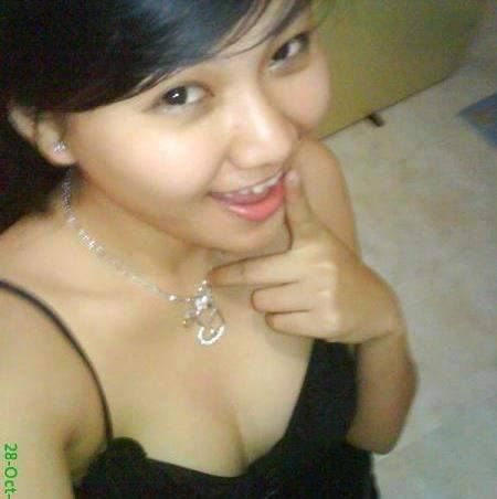 gadis bugil