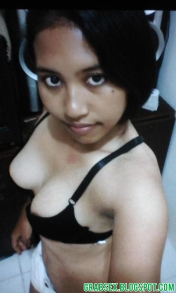 susu montok artis indonesia