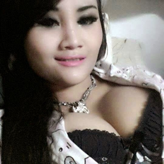 gadis cantik montok