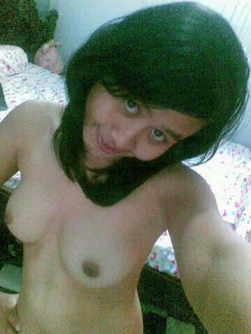 gambar bugil ngangkang pamer memek