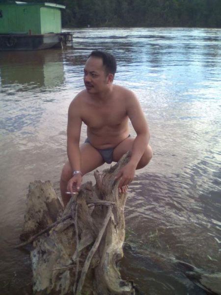 gambar kontol polisi