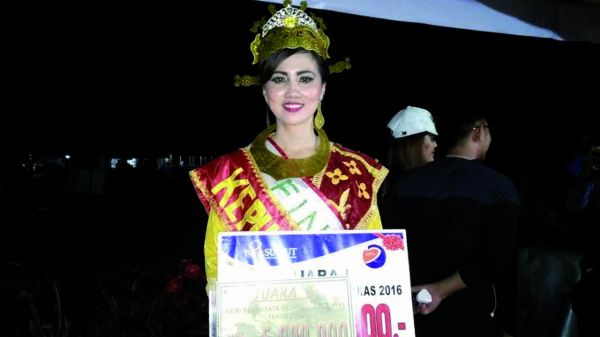 mandi gadis cina