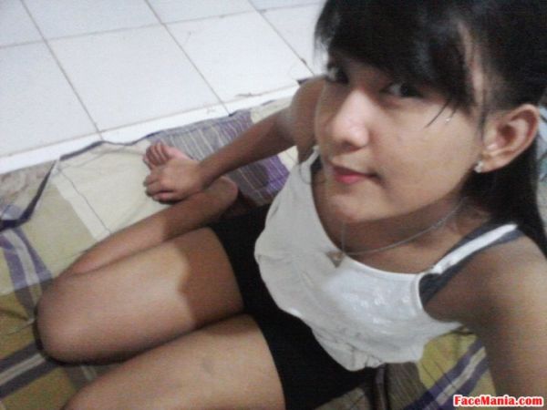 ber jilbab cewek mulus manis