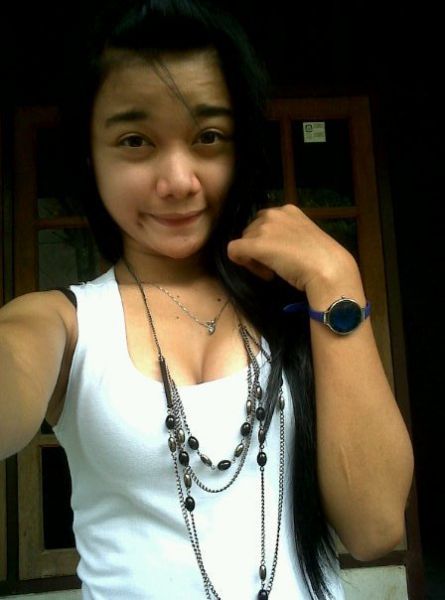 istri papaku yg bahenol