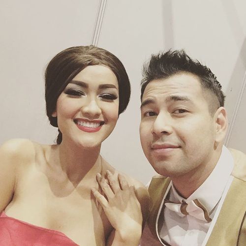 pakai kemben gadis seksi