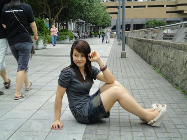 cewek cantik nyepong