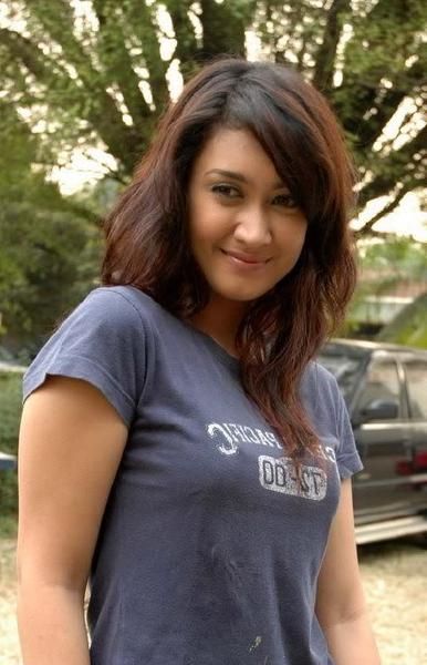 nafa urbach sister