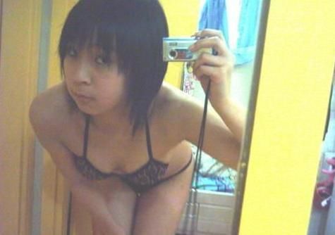 cewek cantik pamer toket