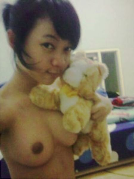 empot nude