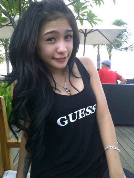 cewek mandi