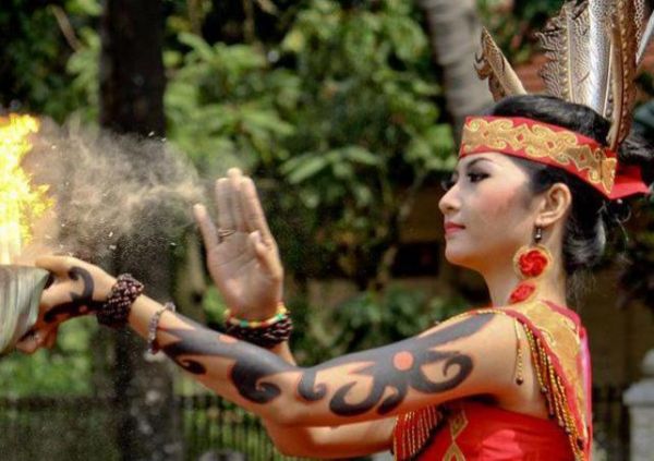 gambar baju adat bali