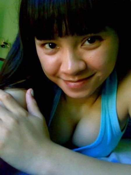 cewek mandi