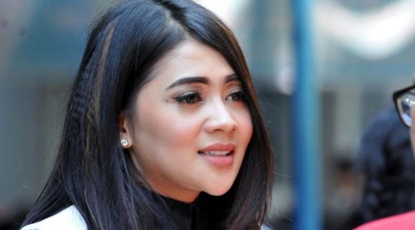 indah dewi pertiwi nude