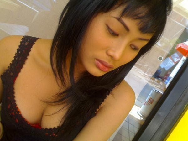cewek susu besar