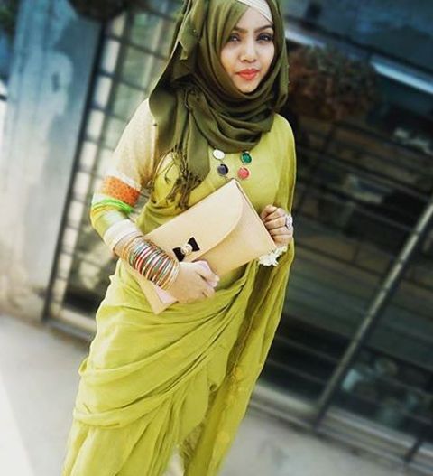 artis pakai baju transparan