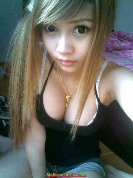 gambar gadis cantik tanpa busana