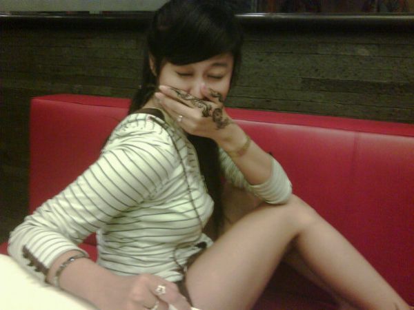 ayu azhari ngentot