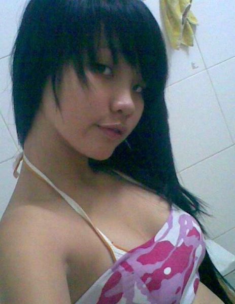 pamer toge di tempat umum