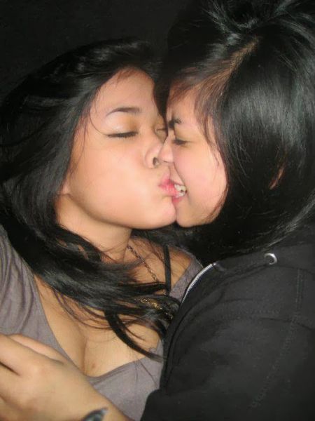 slimpics memek online gambar 1